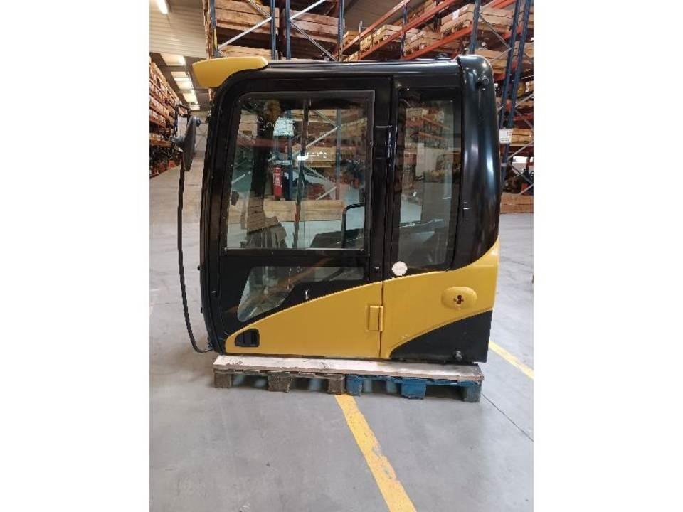 CAT 320DL 캐빈 및 인테리어