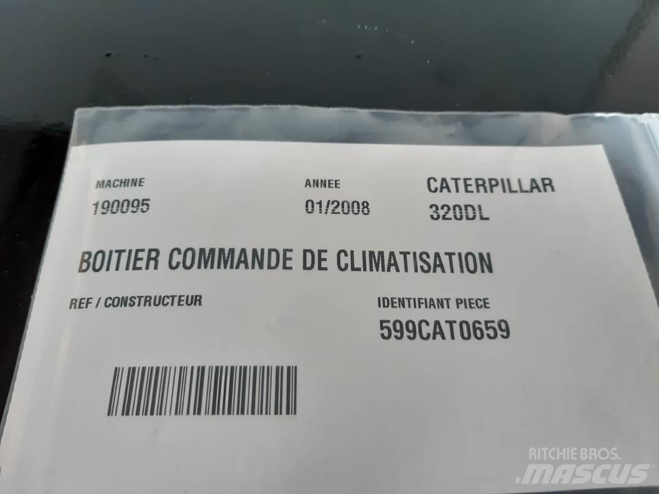 CAT 320DL 캐빈 및 인테리어