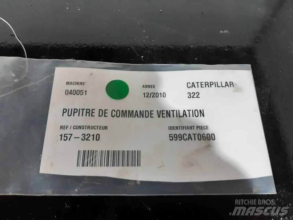 CAT 322 캐빈 및 인테리어