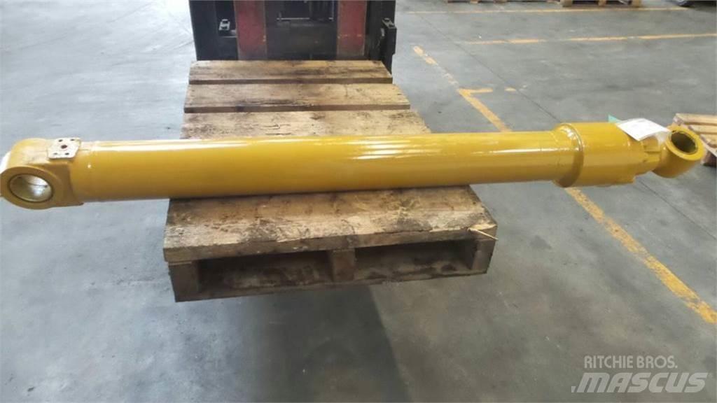CAT 323D 유압식 기계