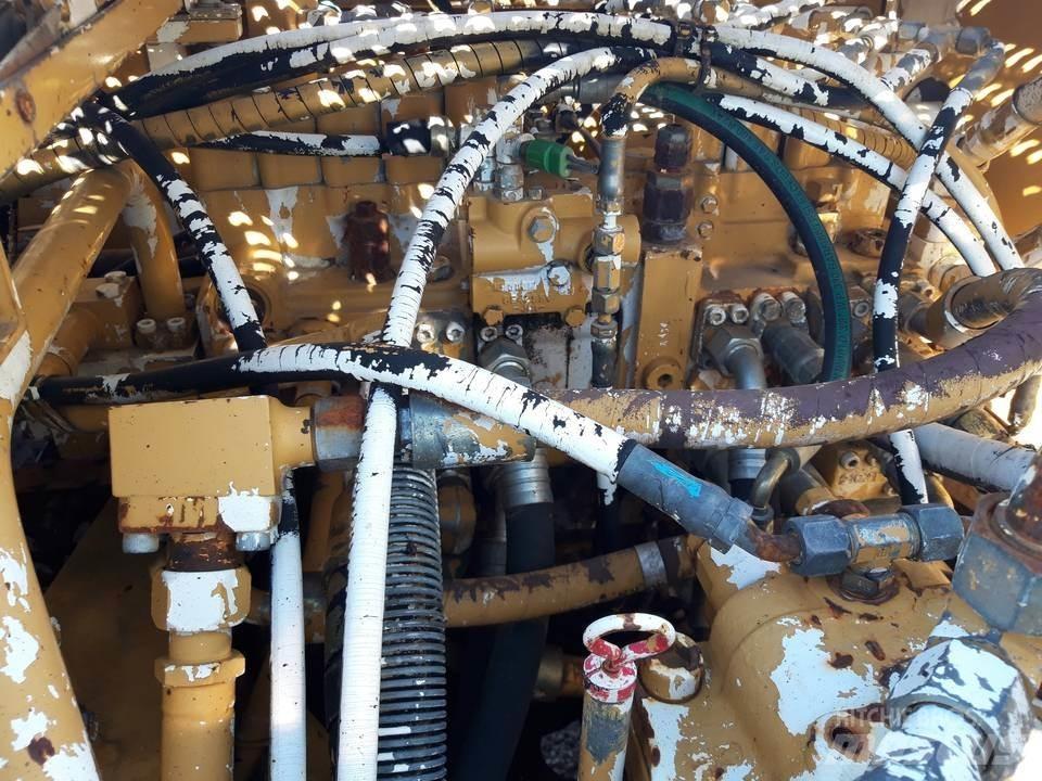 CAT 325LN 유압식 기계
