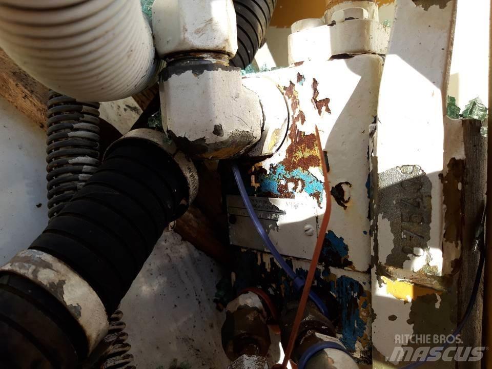 CAT 325LN 유압식 기계