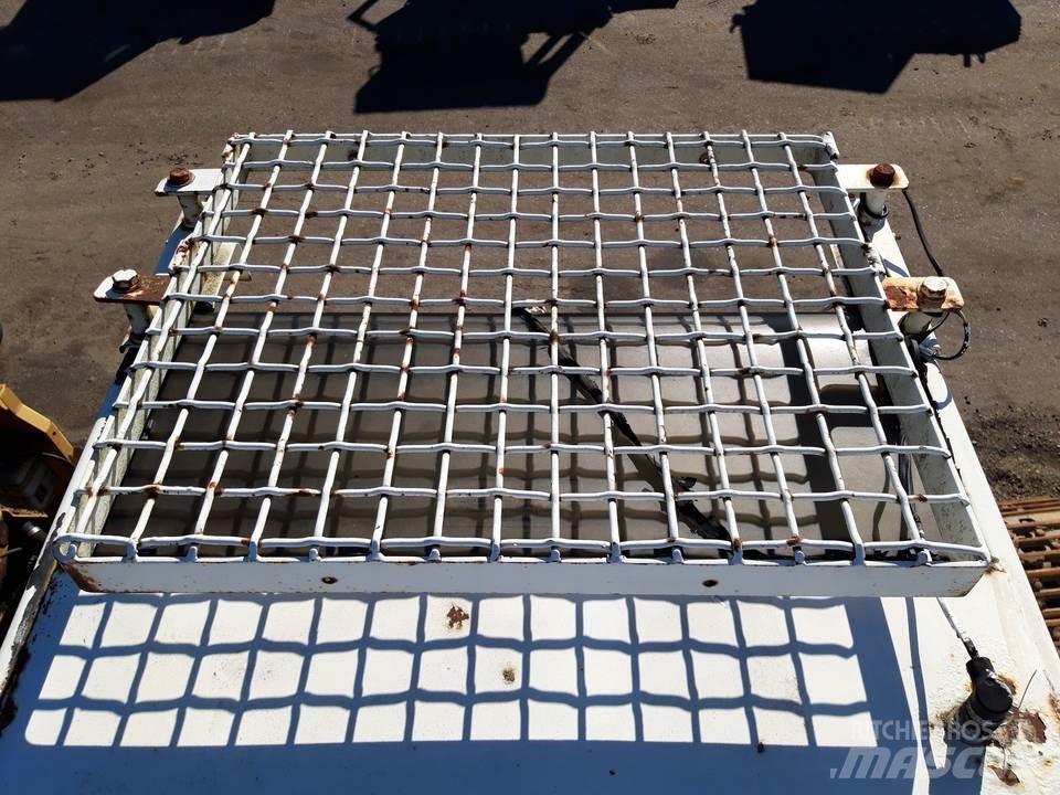 CAT 325LN 캐빈 및 인테리어