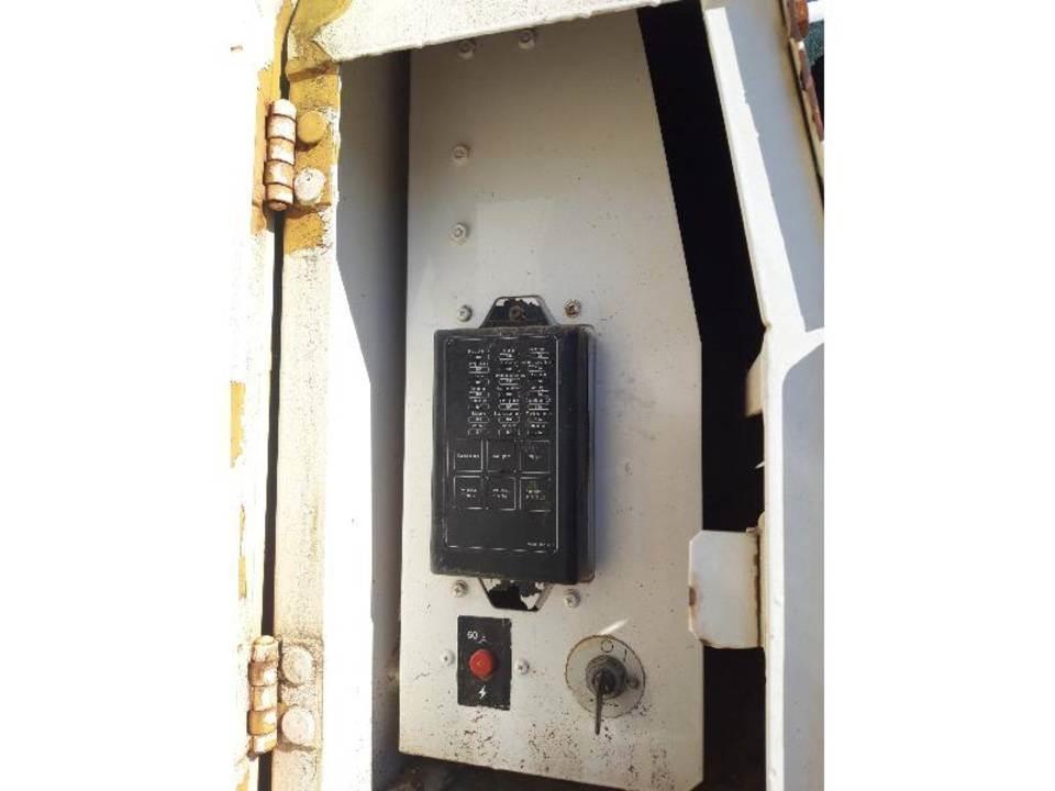 CAT 325LN 캐빈 및 인테리어