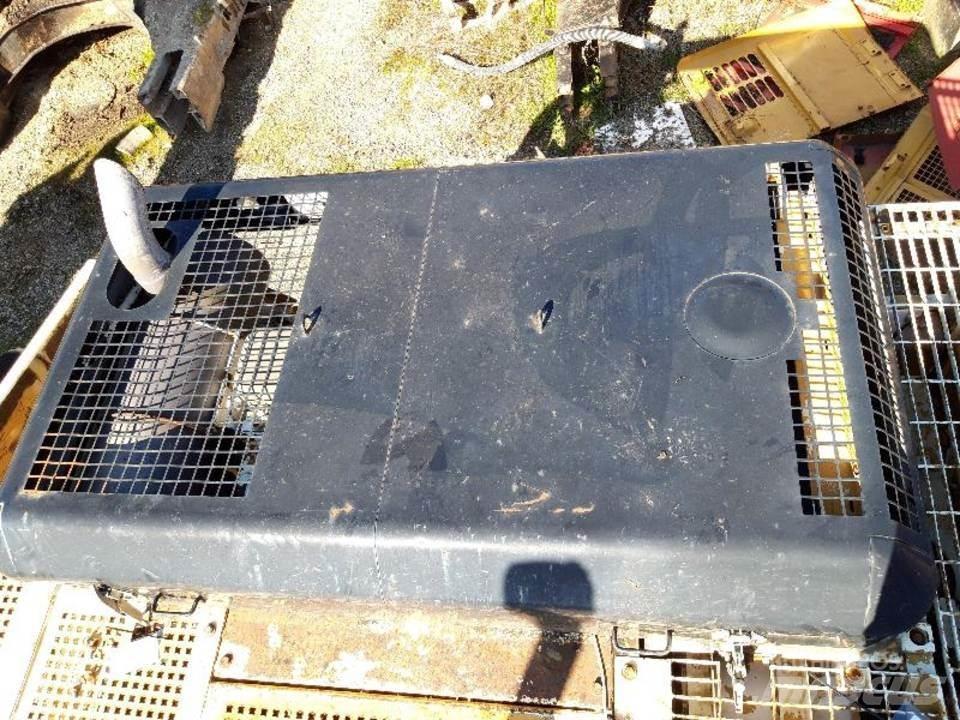 CAT 325LN 캐빈 및 인테리어