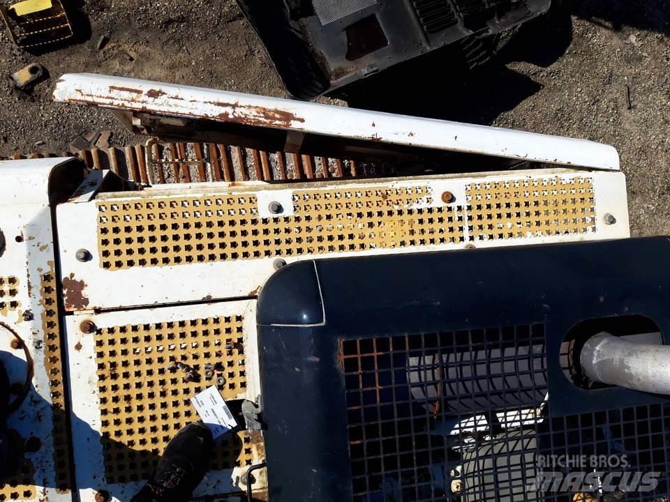 CAT 325LN 캐빈 및 인테리어