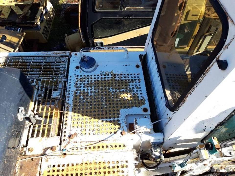 CAT 325LN 캐빈 및 인테리어