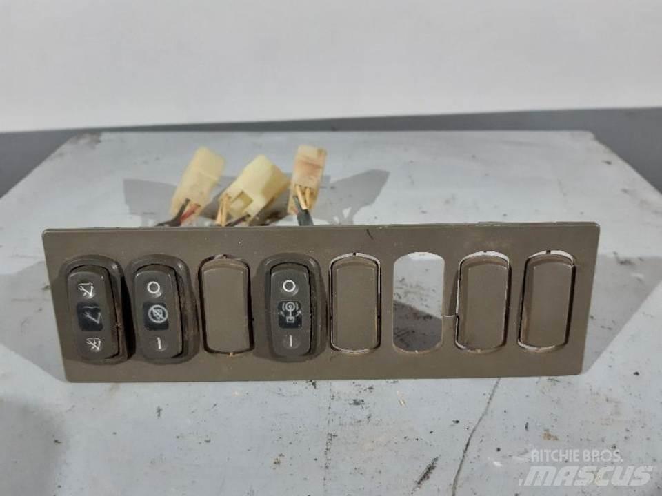 CAT 330C 캐빈 및 인테리어