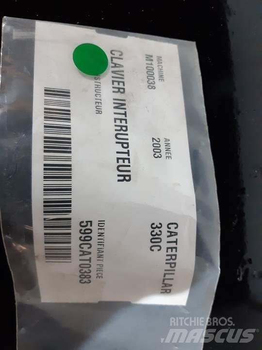 CAT 330C 캐빈 및 인테리어