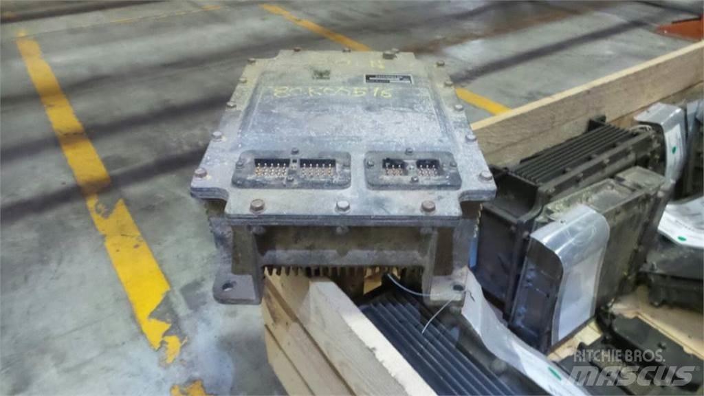CAT 330L 캐빈 및 인테리어