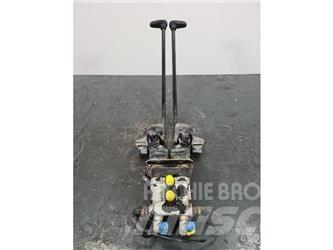 CAT 336DL 캐빈 및 인테리어