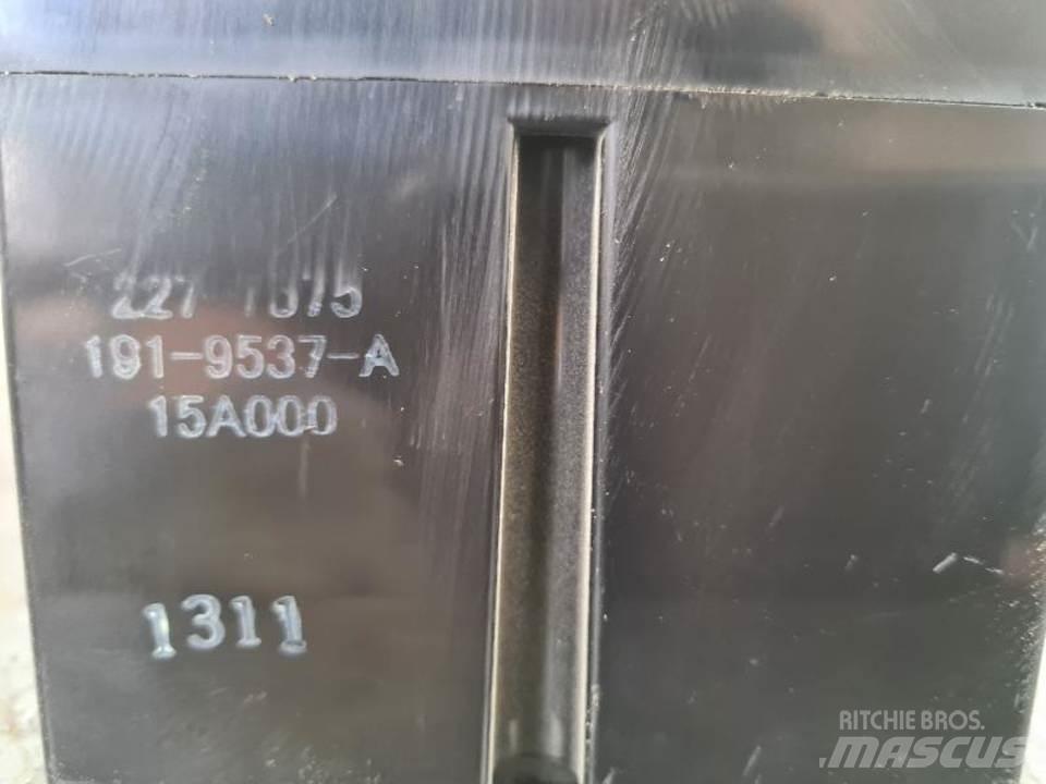CAT 336DL 캐빈 및 인테리어