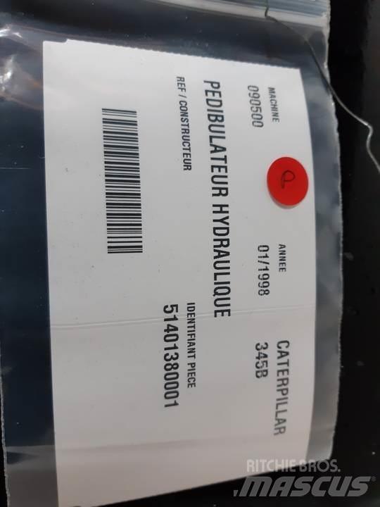 CAT 345B 캐빈 및 인테리어
