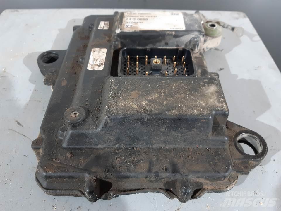 CAT 345C 캐빈 및 인테리어