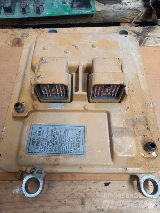 CAT 345C 캐빈 및 인테리어