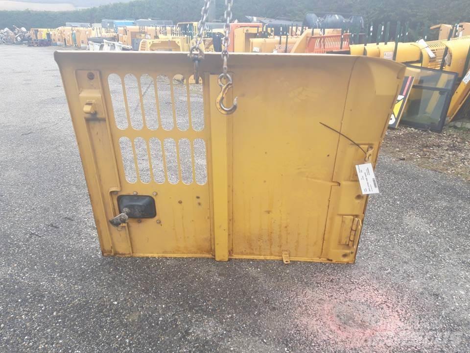 CAT 345C 캐빈 및 인테리어