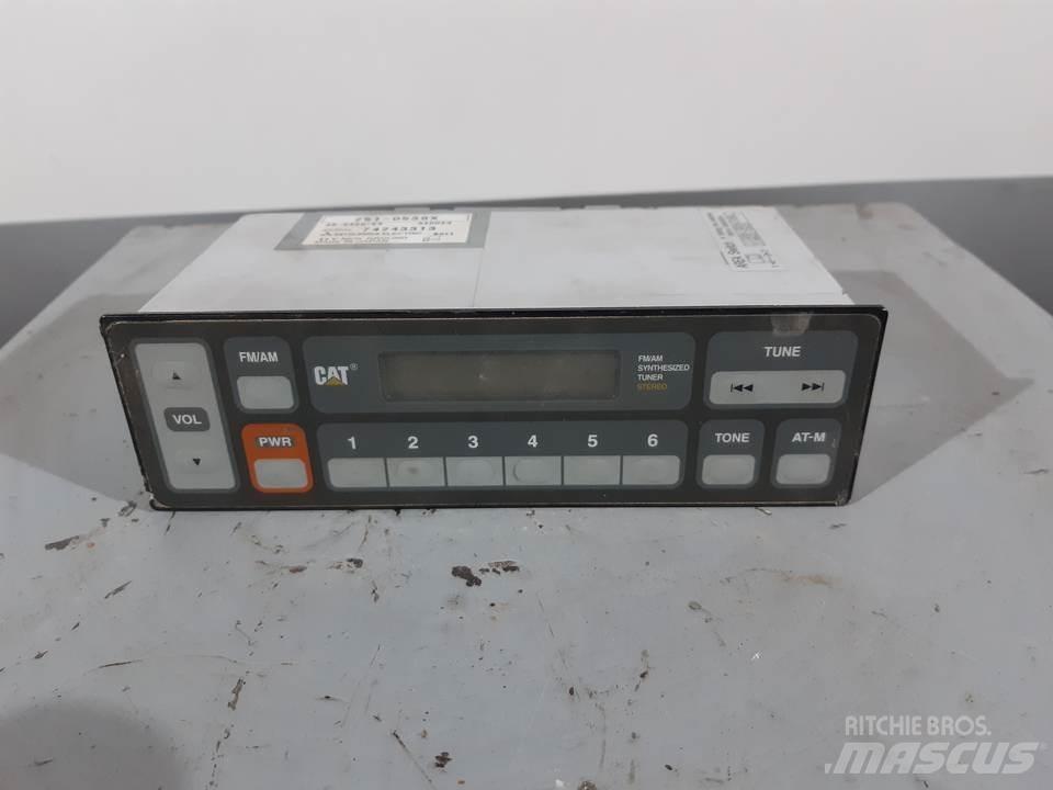 CAT 345C 캐빈 및 인테리어