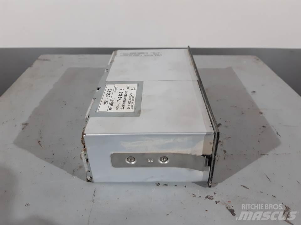 CAT 345C 캐빈 및 인테리어