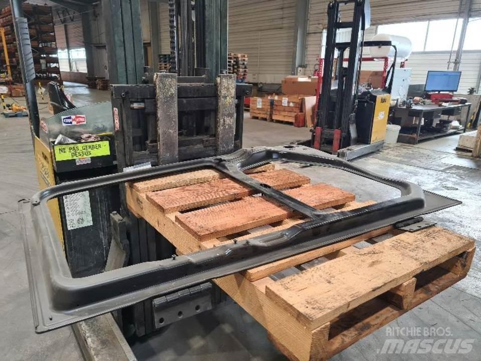 CAT 345D 캐빈 및 인테리어