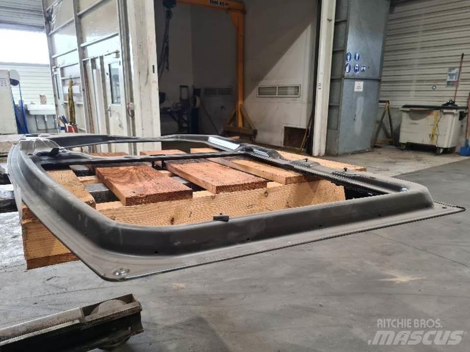 CAT 345D 캐빈 및 인테리어