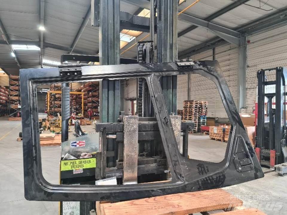 CAT 345D 캐빈 및 인테리어