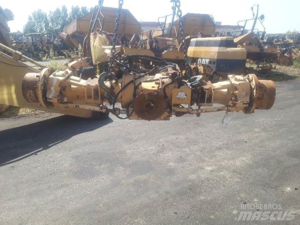 CAT 438B 트랜스미션