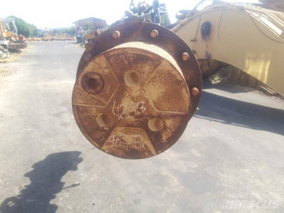 CAT 438B 트랜스미션