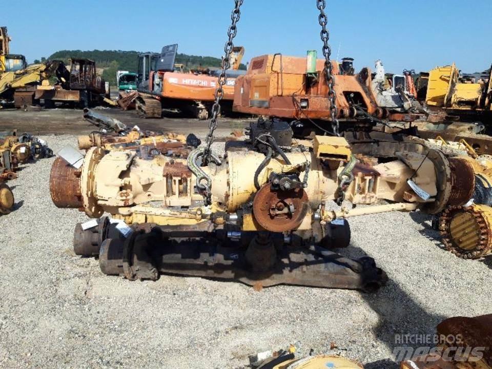 CAT 438B 트랜스미션