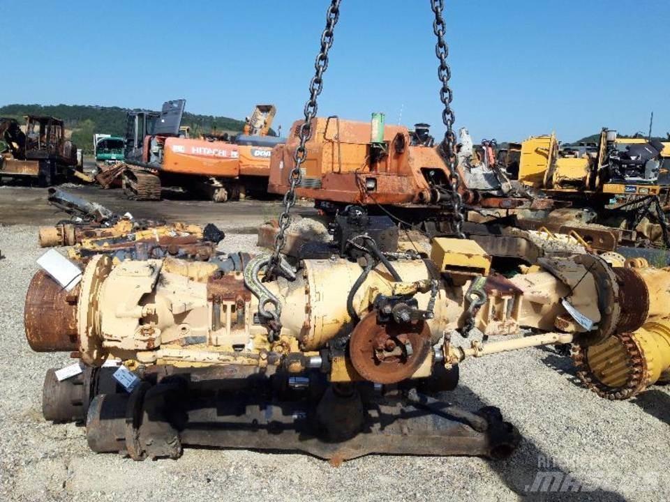 CAT 438B 트랜스미션