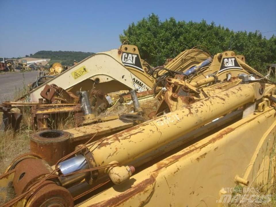 CAT 438B 유압식 기계