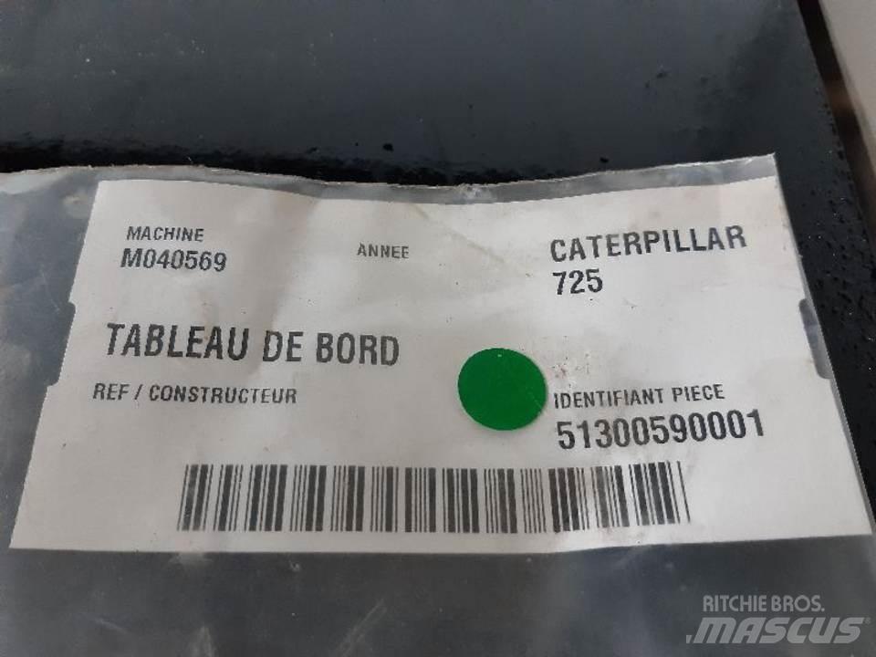 CAT 725 캐빈 및 인테리어