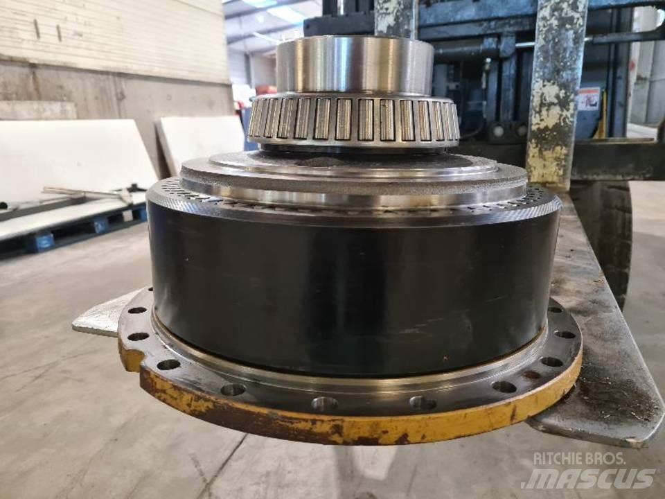 CAT 735 트랜스미션