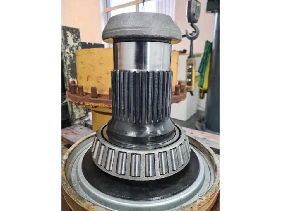 CAT 735 트랜스미션