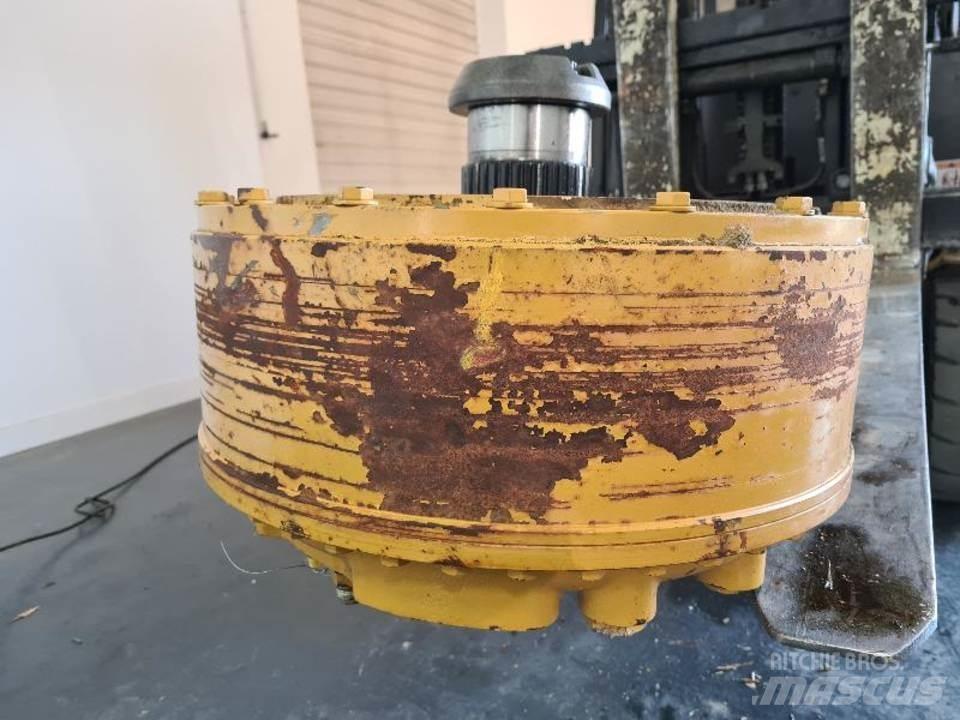CAT 735 트랜스미션