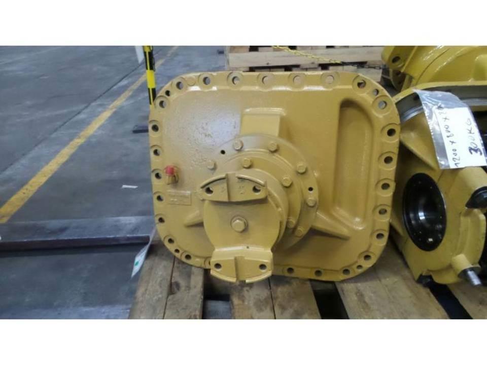 CAT 740 트랜스미션