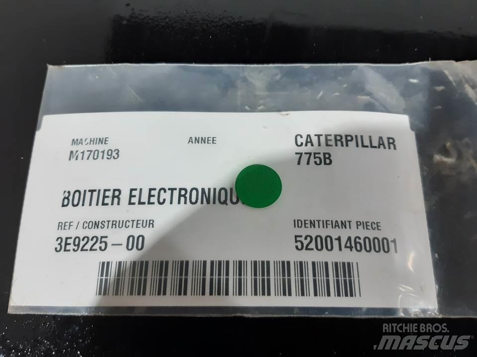 CAT 775B 캐빈 및 인테리어