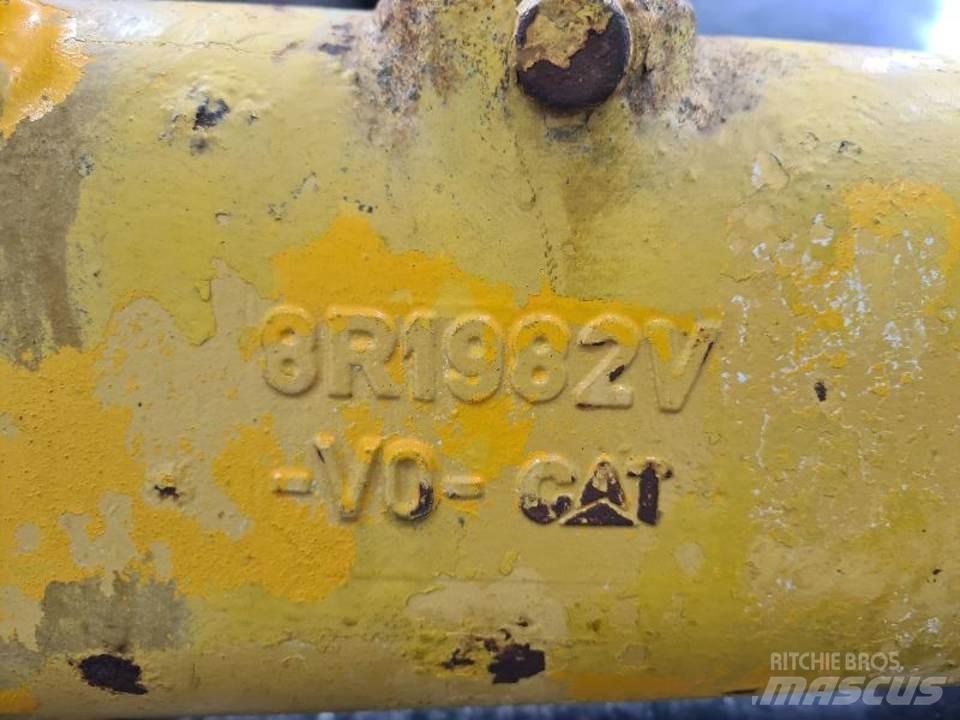 CAT 928F 트랜스미션