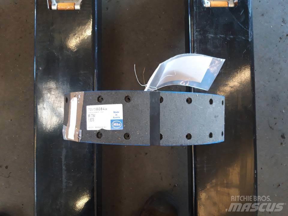 CAT 950 트랙, 체인 및 언더캐리지