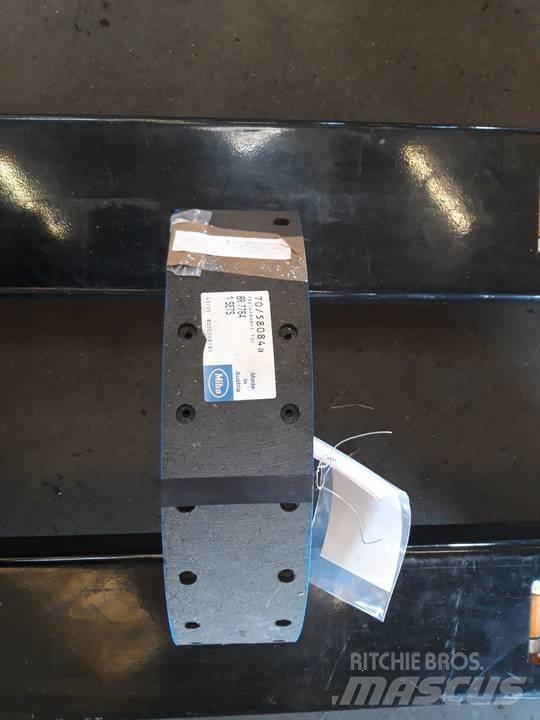 CAT 950 트랙, 체인 및 언더캐리지