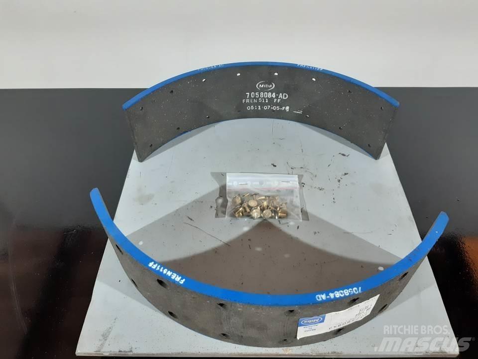 CAT 950 트랙, 체인 및 언더캐리지