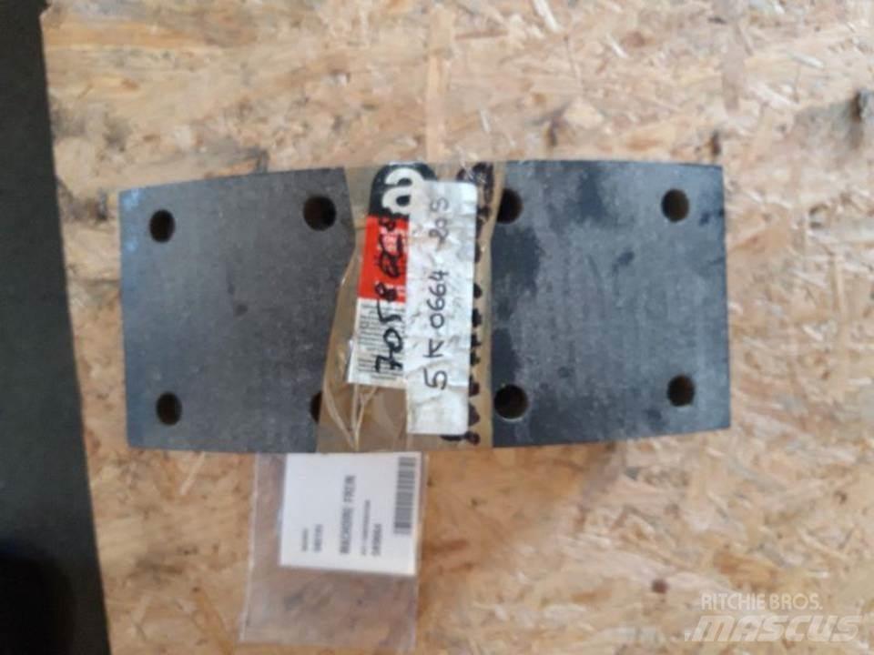 CAT 966C 트랙, 체인 및 언더캐리지