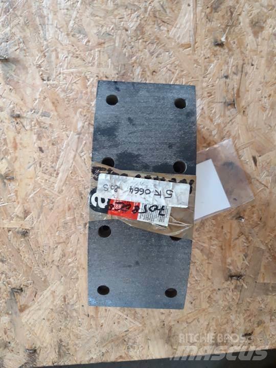 CAT 966C 트랙, 체인 및 언더캐리지