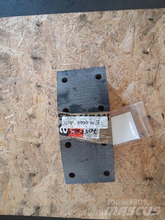 CAT 966C 트랙, 체인 및 언더캐리지