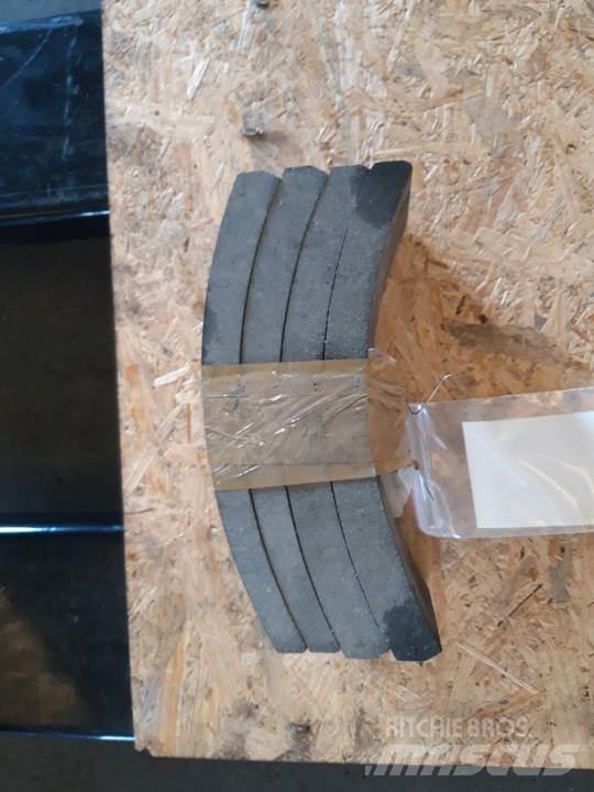 CAT 966C 트랙, 체인 및 언더캐리지