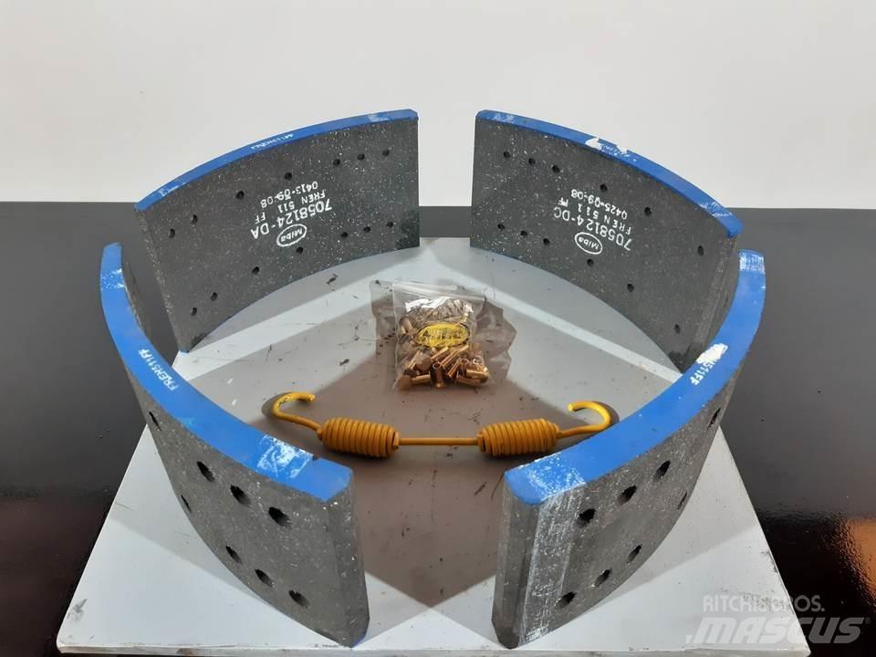 CAT 966D 트랙, 체인 및 언더캐리지