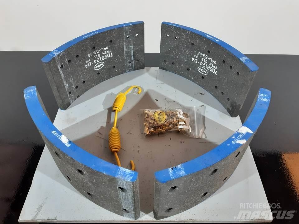 CAT 966D 트랙, 체인 및 언더캐리지