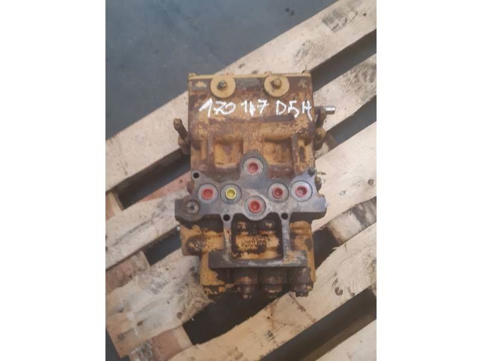 CAT D5H 유압식 기계