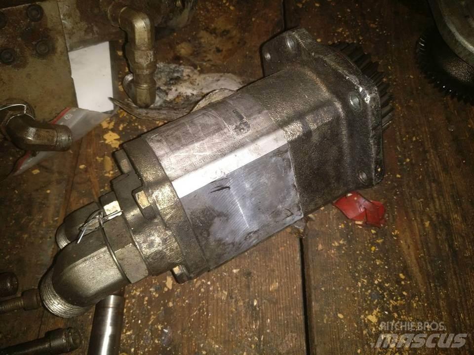 CAT M312 유압식 기계