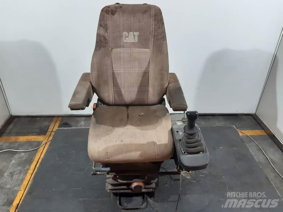 CAT M312 캐빈 및 인테리어