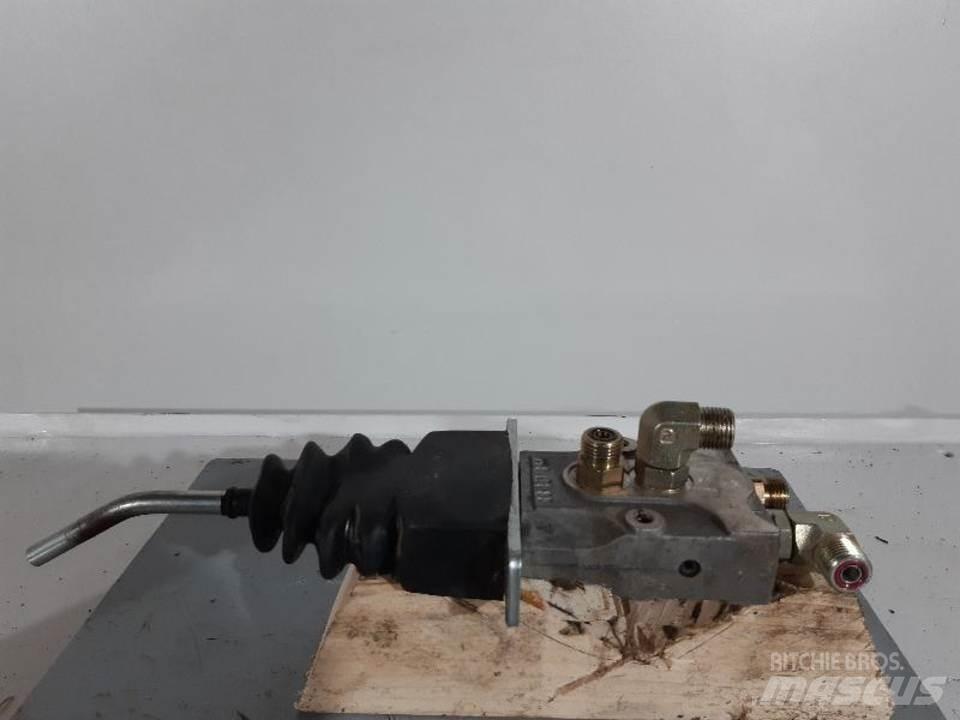 CAT M313C 캐빈 및 인테리어